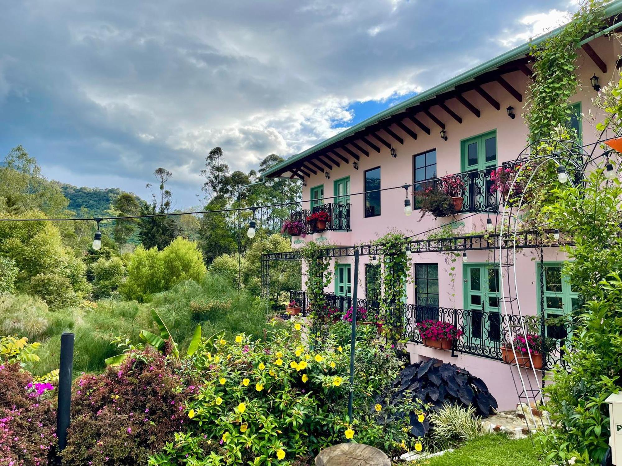 Hotel Lago Valdivia Jardín Extérieur photo